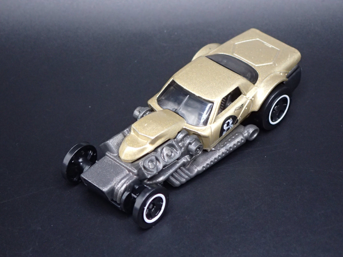 HOTO ROTO RACE CAR GOLD 1:64 SCALE COLLECTIBLE DIORAMA DIECAST MODEL CAR