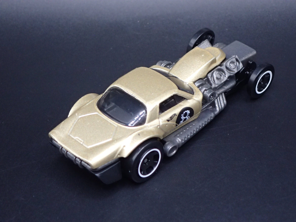 HOTO ROTO RACE CAR GOLD 1:64 SCALE COLLECTIBLE DIORAMA DIECAST MODEL CAR