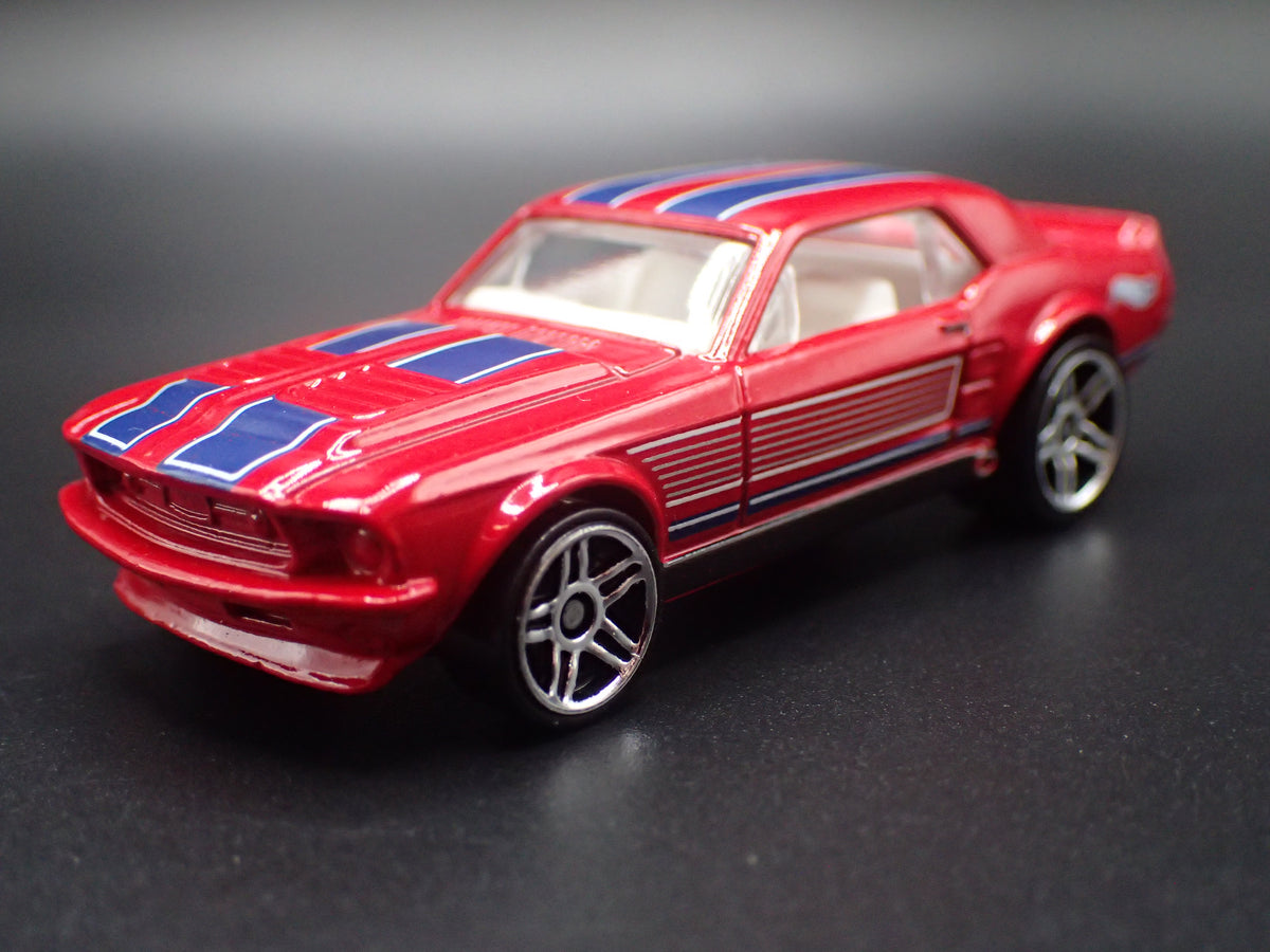 1967 67 FORD MUSTANG COUPE RED 1:64 SCALE COLLECTIBLE DIORAMA DIECAST MODEL CAR