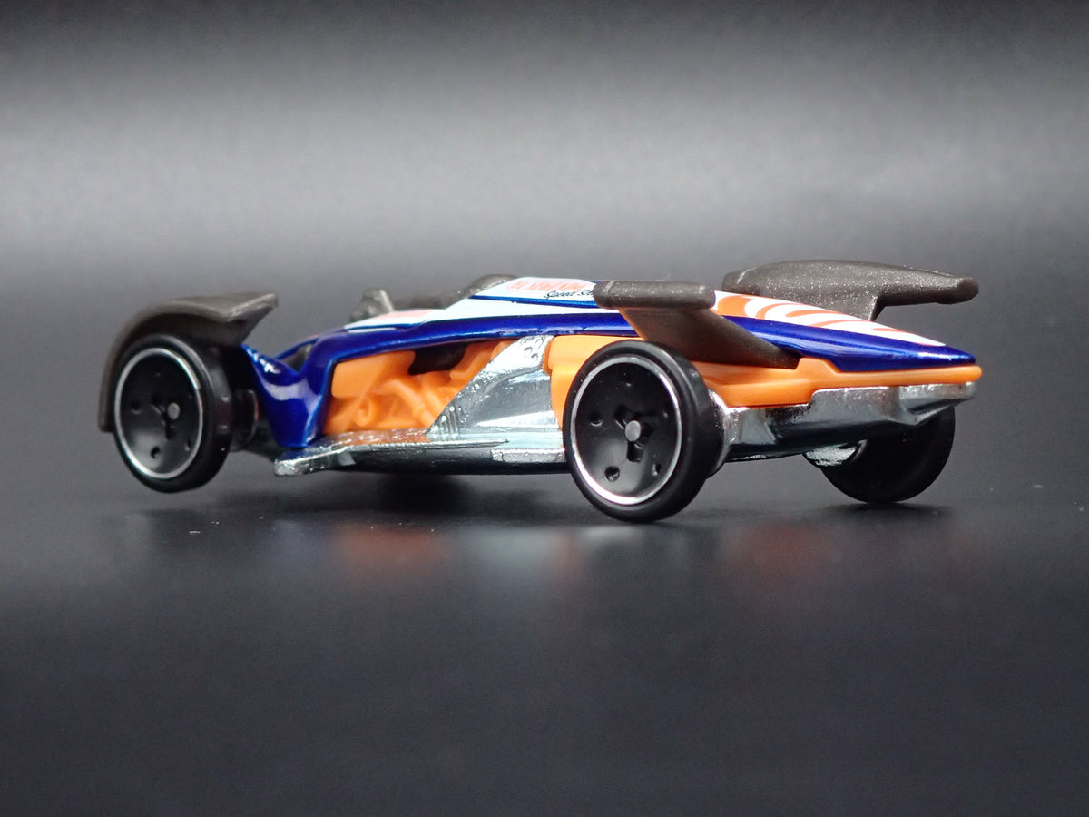SALT STREAKER RACE CAR BLUE 1:64 SCALE COLLECTIBLE DIORAMA DIECAST MODEL CAR