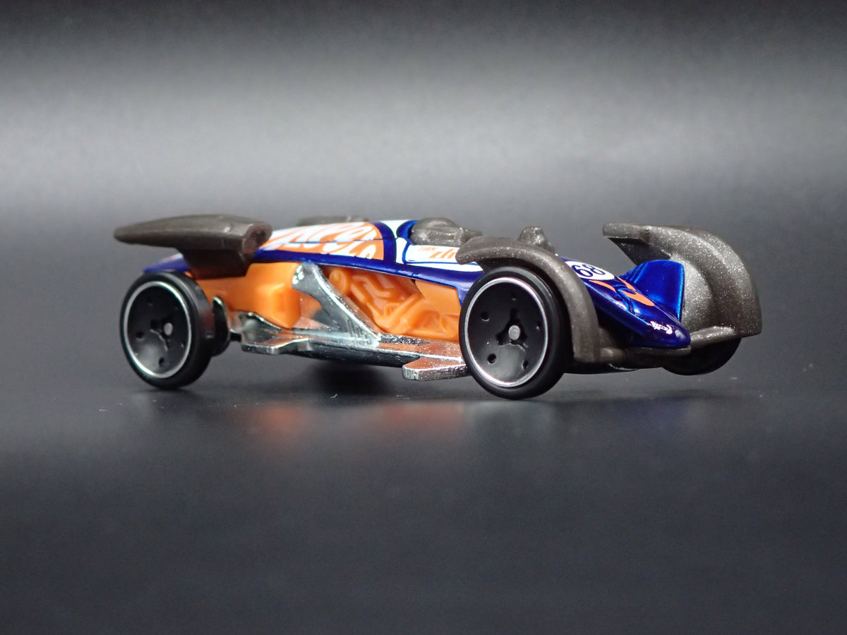 SALT STREAKER RACE CAR BLUE 1:64 SCALE COLLECTIBLE DIORAMA DIECAST MODEL CAR
