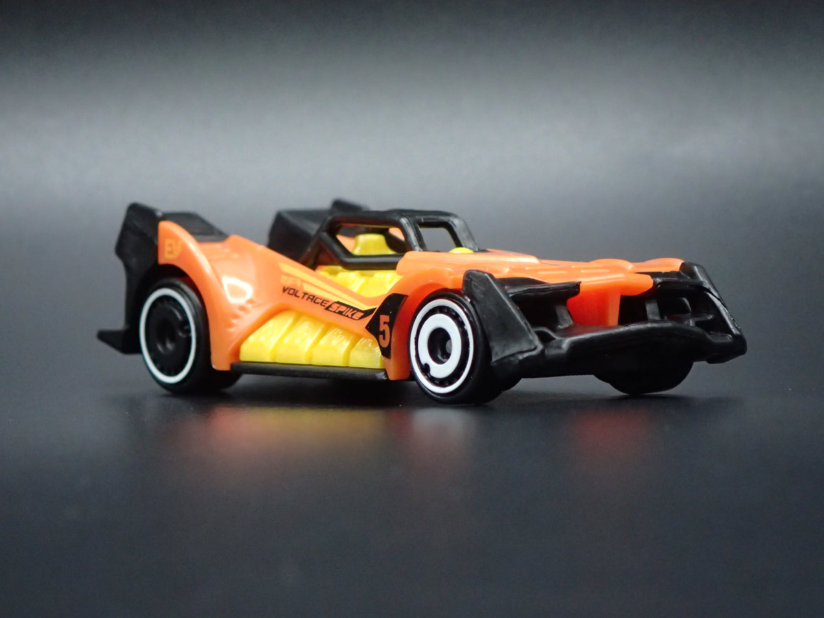 VOLTAGE SPIKE RACE CAR ORANGE 1:64 SCALE COLLECTIBLE DIORAMA DIECAST MODEL CAR
