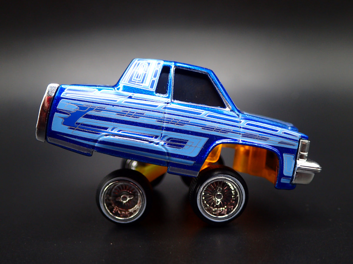 1985 85 CADILLAC FLEETWOOD COUPE CAR TUNED LOWRIDER BLUE 1:64 SCALE DIECAST MODEL CAR