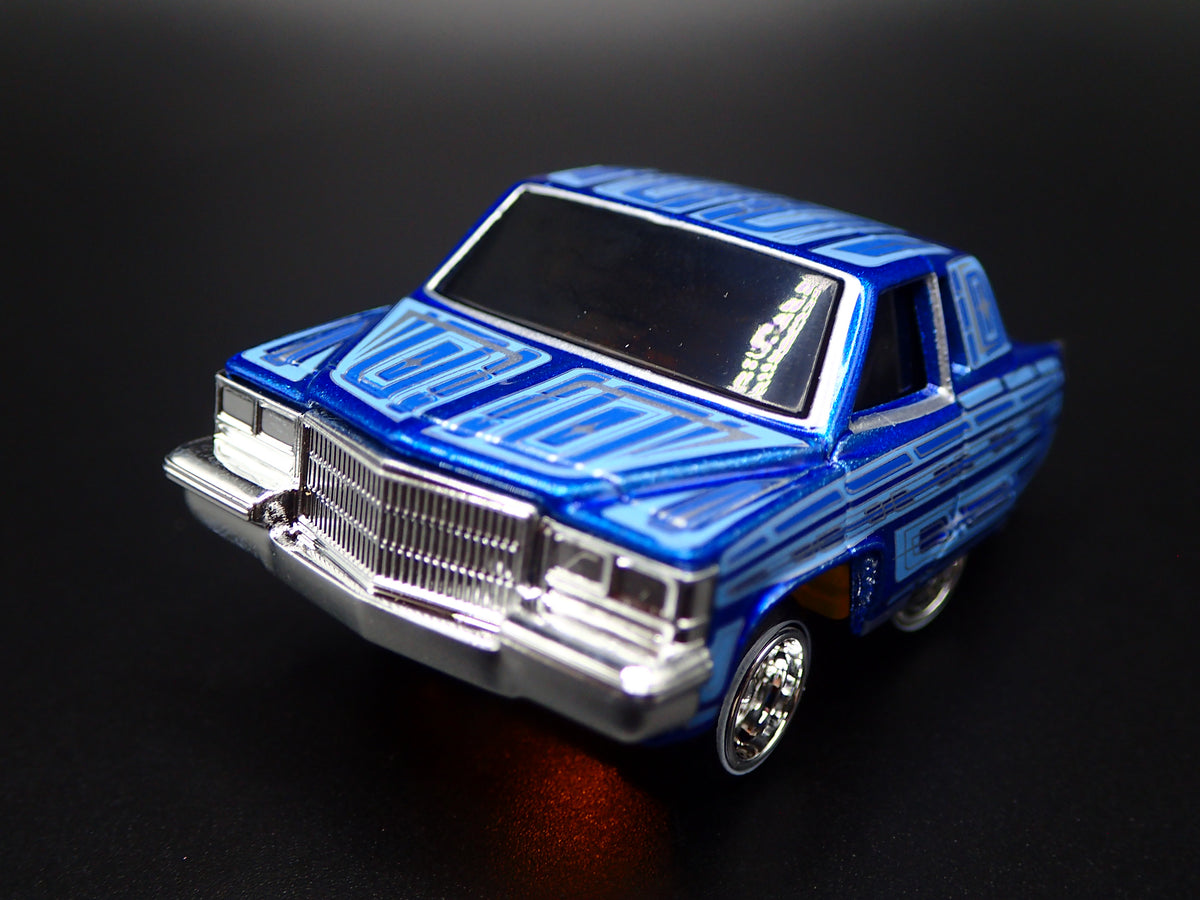 1985 85 CADILLAC FLEETWOOD COUPE CAR TUNED LOWRIDER BLUE 1:64 SCALE DIECAST MODEL CAR