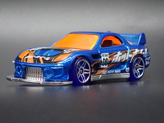 24/SEVEN FAST RACE CAR BLUE 1:64 SCALE COLLECTIBLE DIORAMA DIECAST MODEL CAR