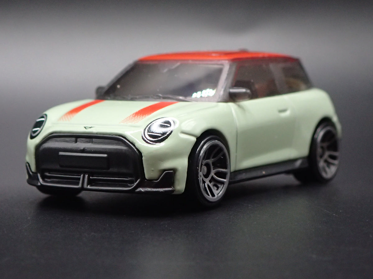 2020 - 2024 MINI COOPER JCW ELECTRIC EV GREEN 1:64 SCALE DIORAMA DIECAST MODEL CAR