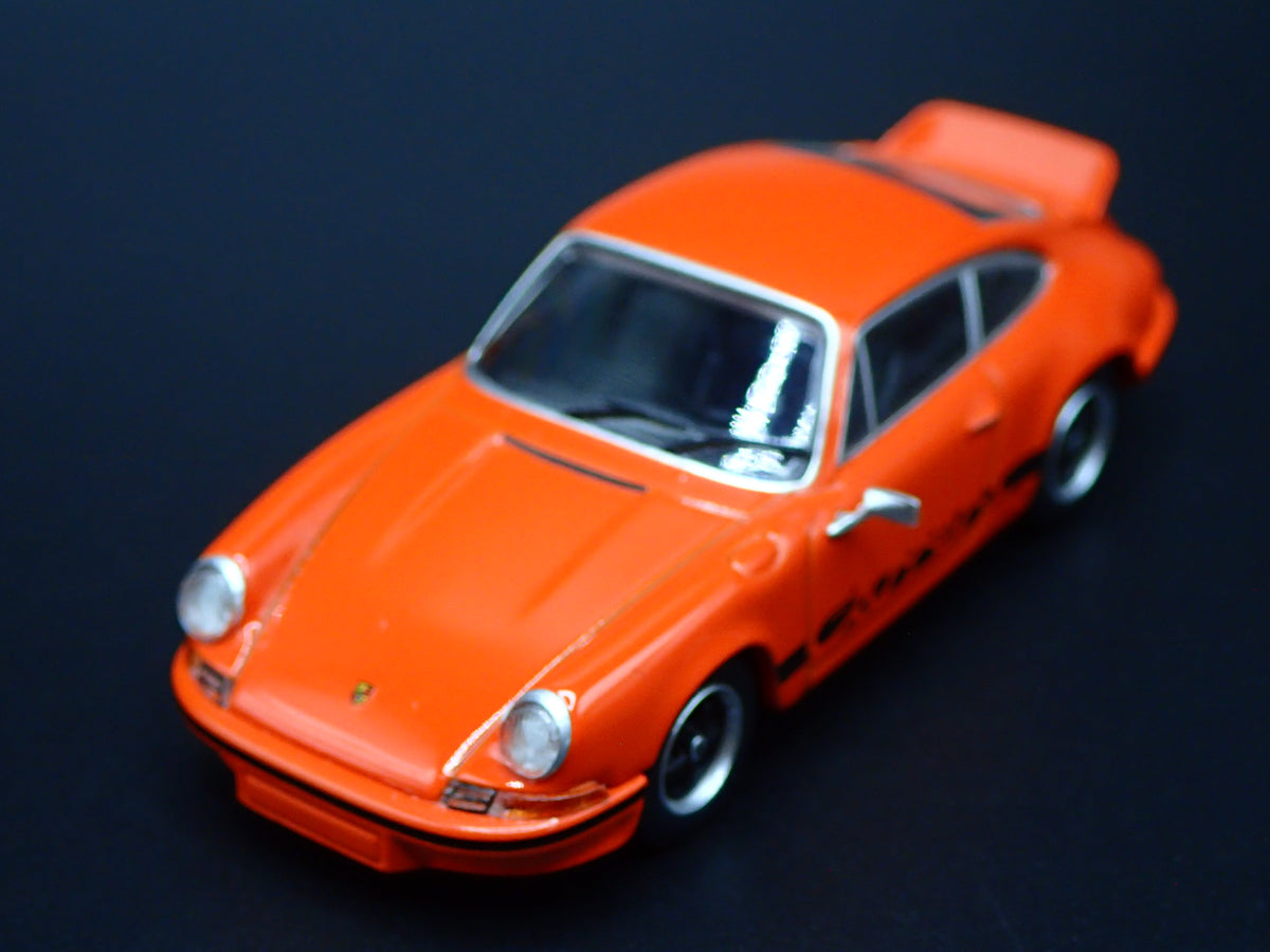 1973-1977 PORSCHE 911 CARRERA RS 2.7 ORANGE 1:64 SCALE DIORAMA DIECAST MODEL CAR