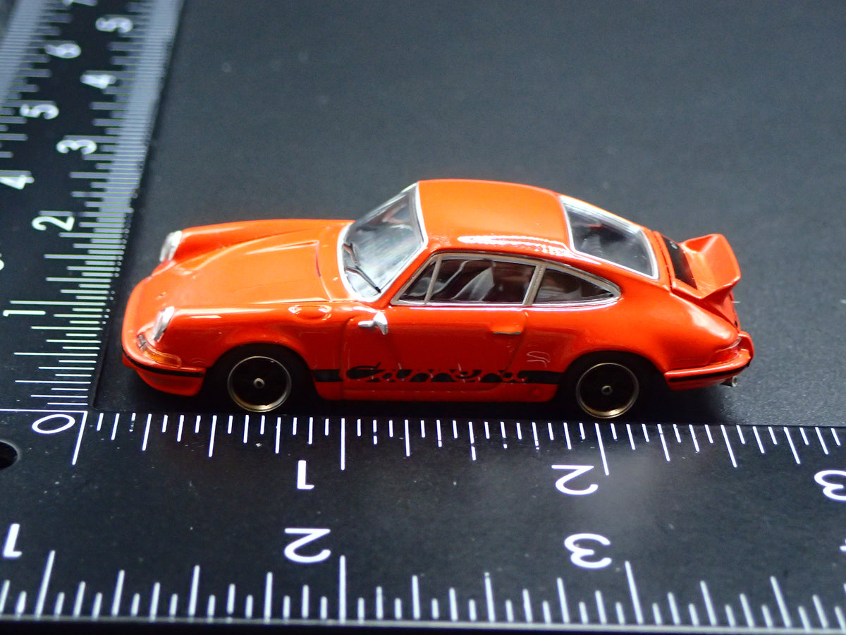 1973-1977 PORSCHE 911 CARRERA RS 2.7 ORANGE 1:64 SCALE DIORAMA DIECAST MODEL CAR