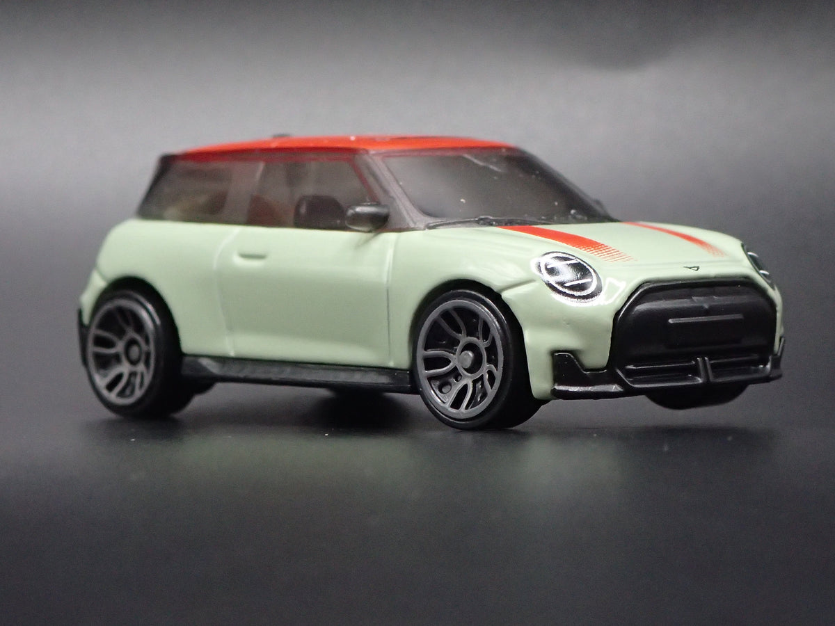 2020 - 2024 MINI COOPER JCW ELECTRIC EV GREEN 1:64 SCALE DIORAMA DIECAST MODEL CAR