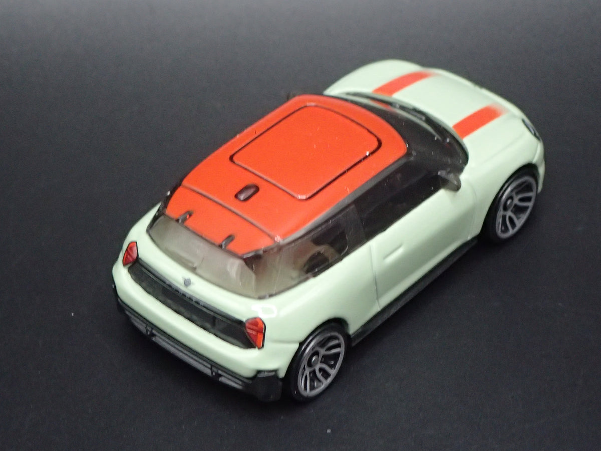 2020 - 2024 MINI COOPER JCW ELECTRIC EV GREEN 1:64 SCALE DIORAMA DIECAST MODEL CAR