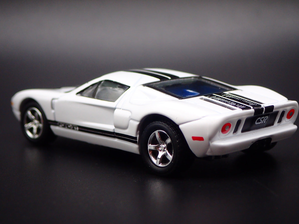 2005 2006 FORD GT WHITE 1:64 SCALE COLLECTIBLE DIORAMA DIECAST MODEL CAR