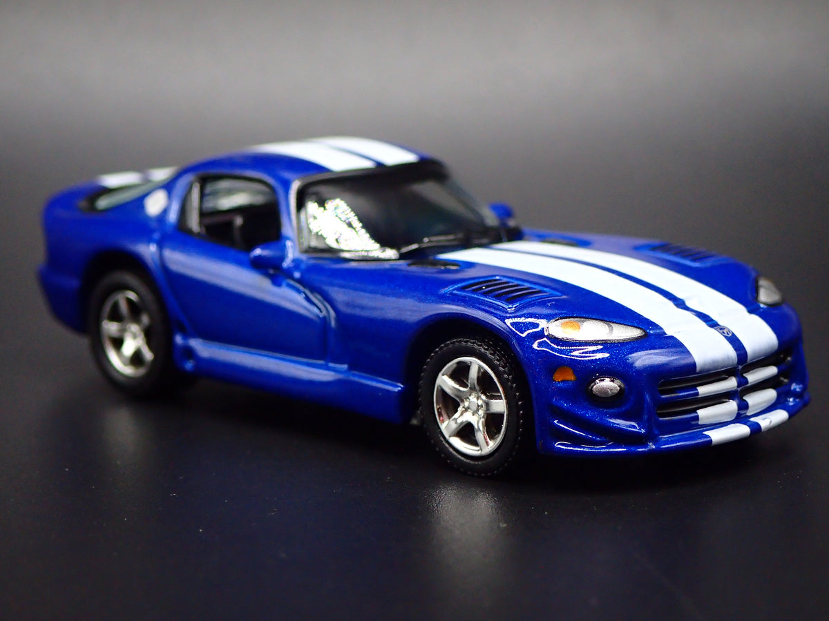 1996-2002 DODGE VIPER GTS BLUE 1:64 SCALE COLLECTIBLE DIORAMA DIECAST MODEL CAR