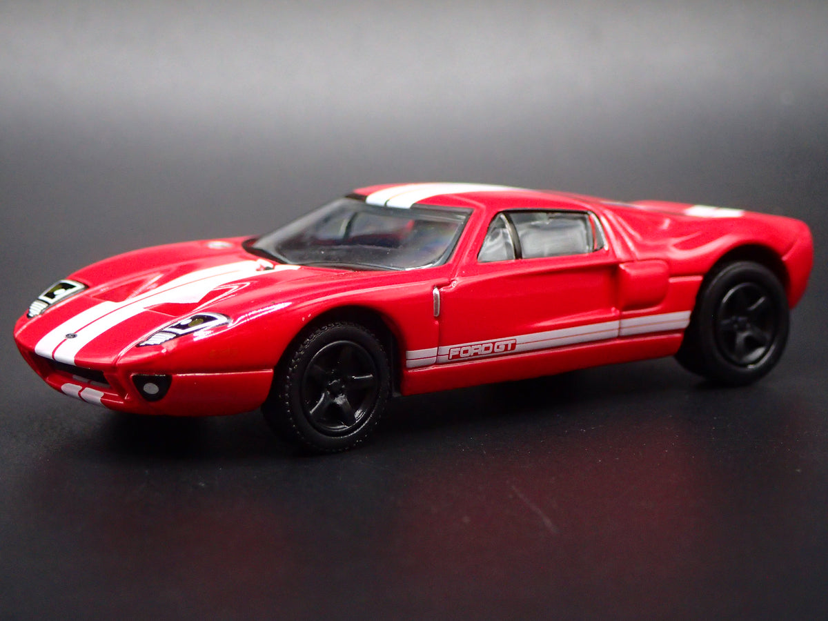 2005 2006 FORD GT RED 1:64 SCALE COLLECTIBLE DIORAMA DIECAST MODEL CAR