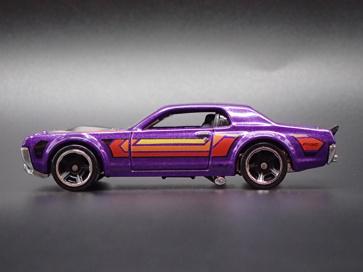 1968 68 MERCURY COUGAR PURPLE 1/64 SCALE COLLECTIBLE DIORAMA DIECAST MODEL CAR