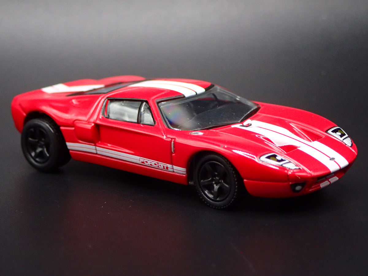 2005 2006 FORD GT RED 1:64 SCALE COLLECTIBLE DIORAMA DIECAST MODEL CAR