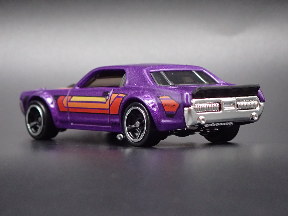 1968 68 MERCURY COUGAR PURPLE 1/64 SCALE COLLECTIBLE DIORAMA DIECAST MODEL CAR