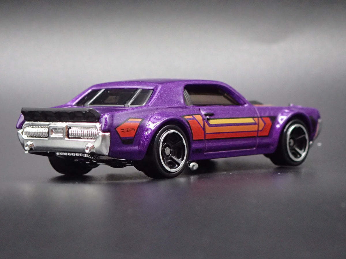 1968 68 MERCURY COUGAR PURPLE 1/64 SCALE COLLECTIBLE DIORAMA DIECAST MODEL CAR