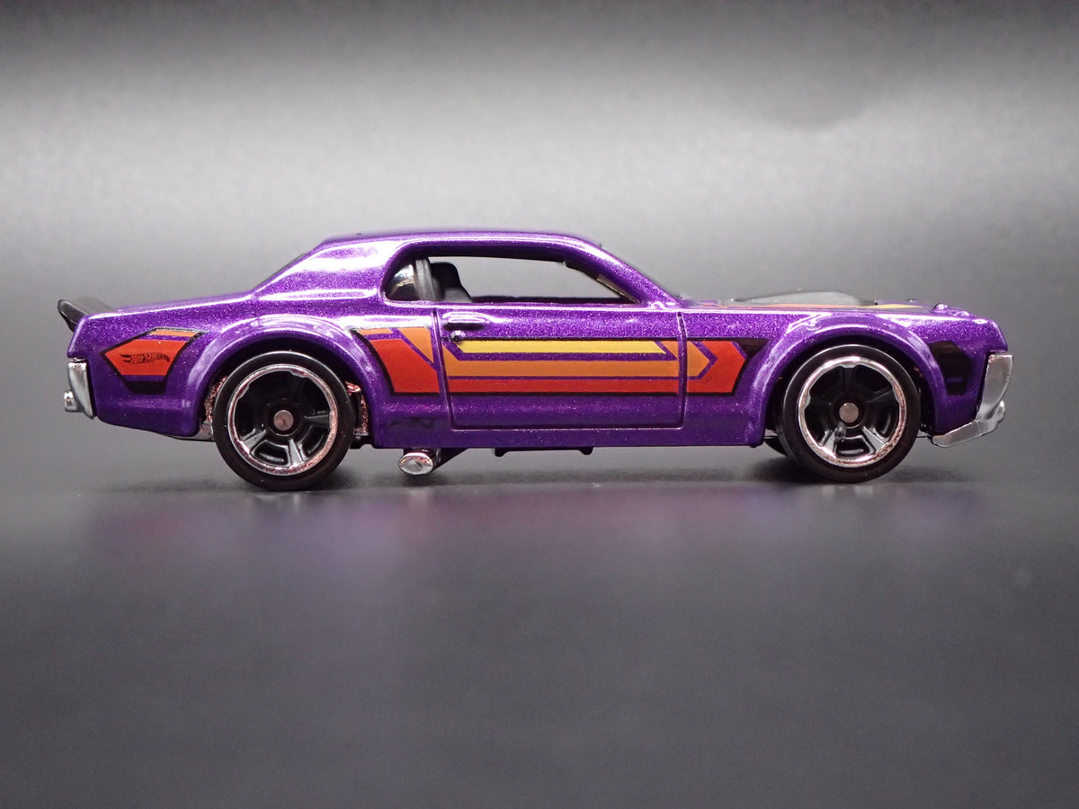 1968 68 MERCURY COUGAR PURPLE 1/64 SCALE COLLECTIBLE DIORAMA DIECAST MODEL CAR