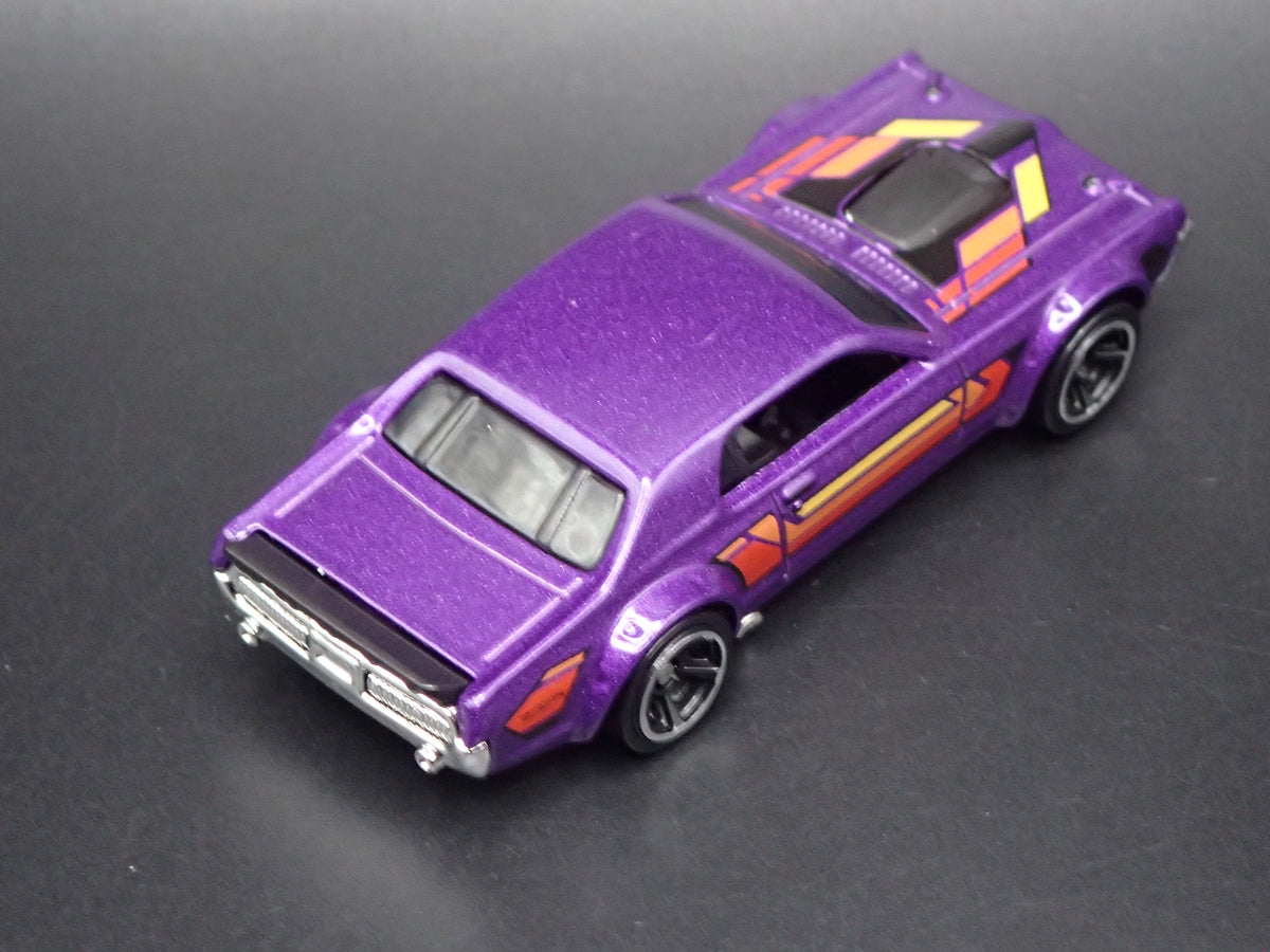 1968 68 MERCURY COUGAR PURPLE 1/64 SCALE COLLECTIBLE DIORAMA DIECAST MODEL CAR