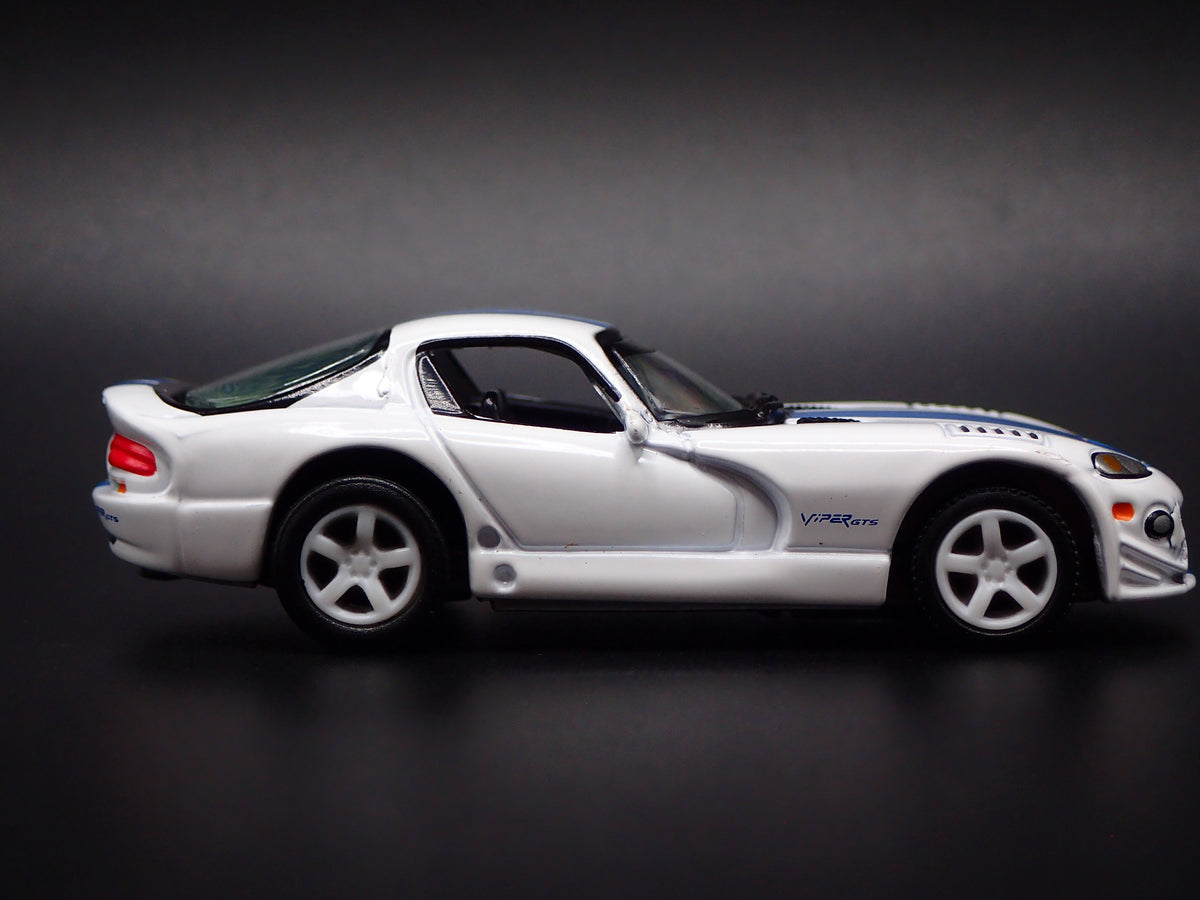 1996-2002 DODGE VIPER GTS WHITE 1:64 SCALE COLLECTIBLE DIORAMA DIECAST MODEL CAR
