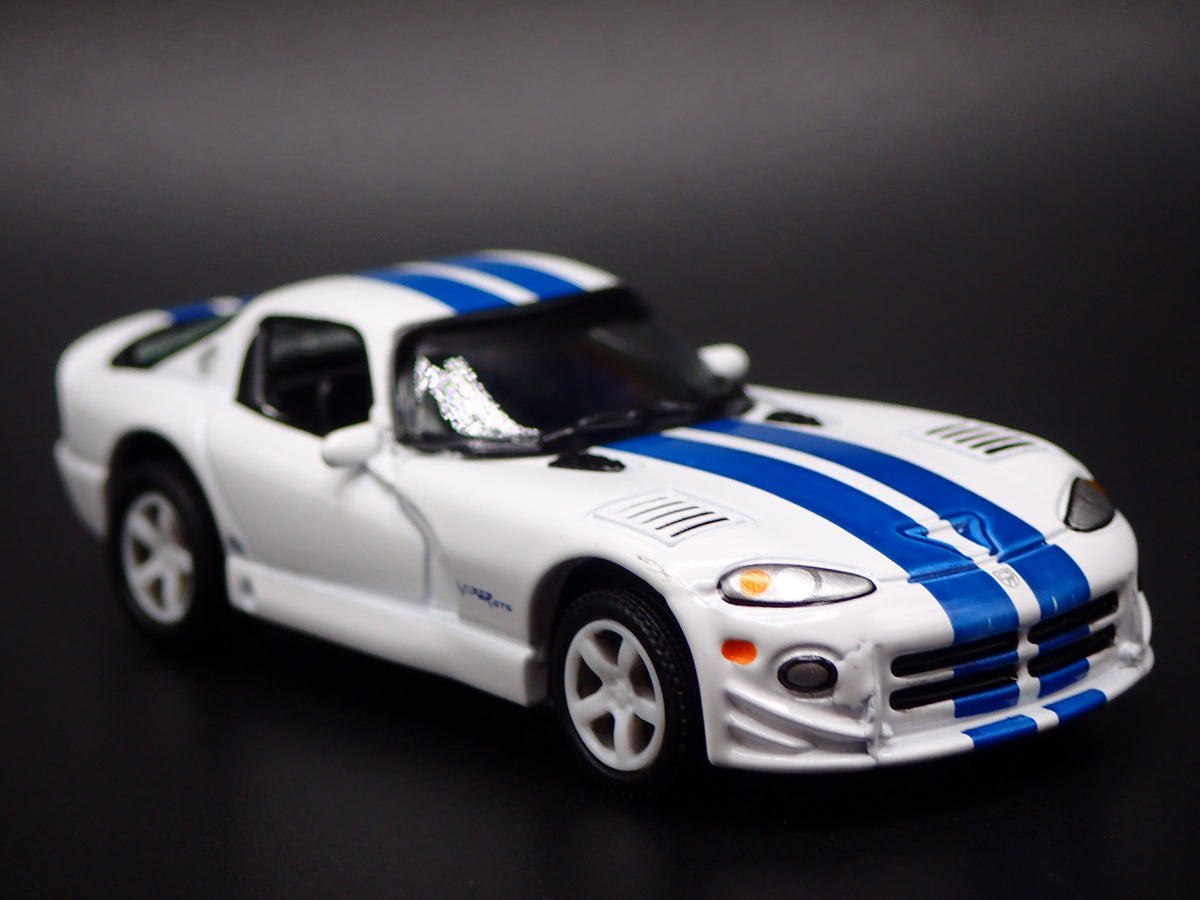 1996-2002 DODGE VIPER GTS WHITE 1:64 SCALE COLLECTIBLE DIORAMA DIECAST MODEL CAR