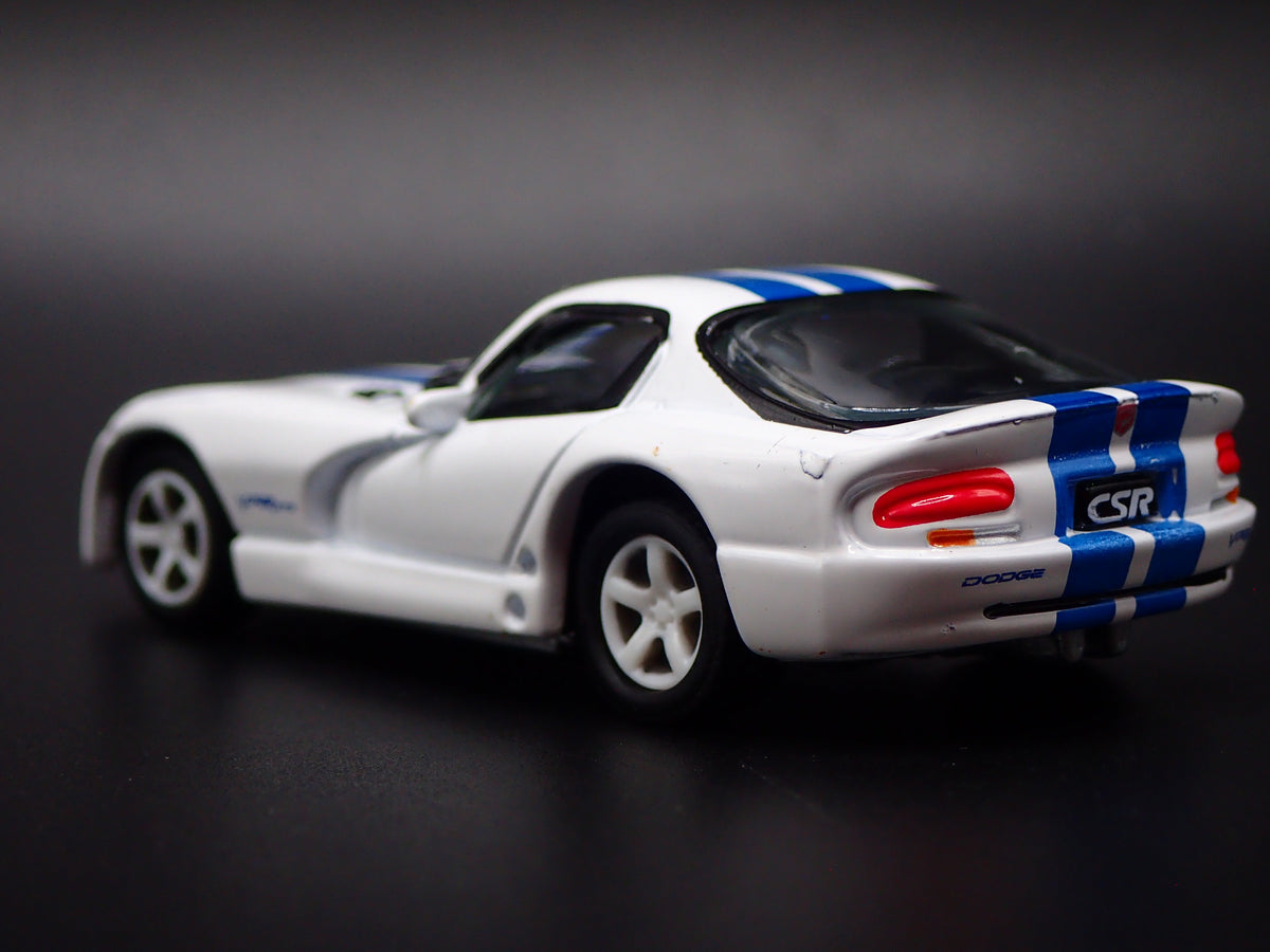 1996-2002 DODGE VIPER GTS WHITE 1:64 SCALE COLLECTIBLE DIORAMA DIECAST MODEL CAR