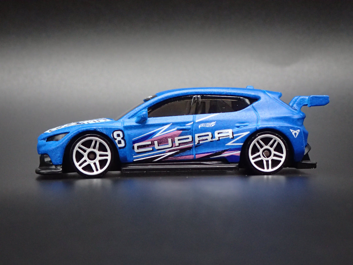 CUPRA E-RACER ELECTRIC TOURING RACE CAR 1:64 SCALE DIORAMA DIECAST MODEL CAR