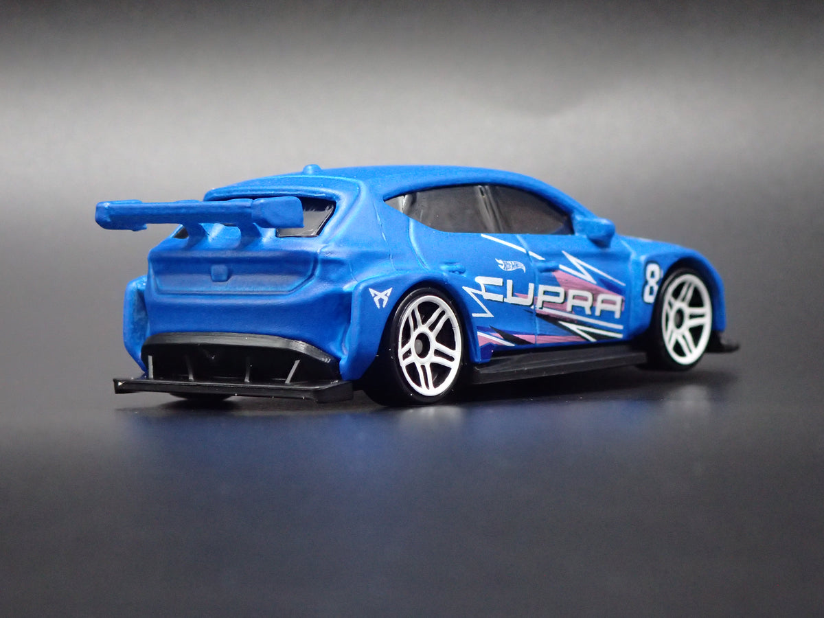 CUPRA E-RACER ELECTRIC TOURING RACE CAR 1:64 SCALE DIORAMA DIECAST MODEL CAR
