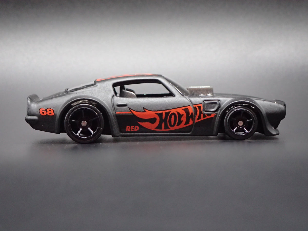 1970 70 PONTIAC FIREBIRD BLACK 1:64 SCALE DIORAMA DIECAST MODEL CAR