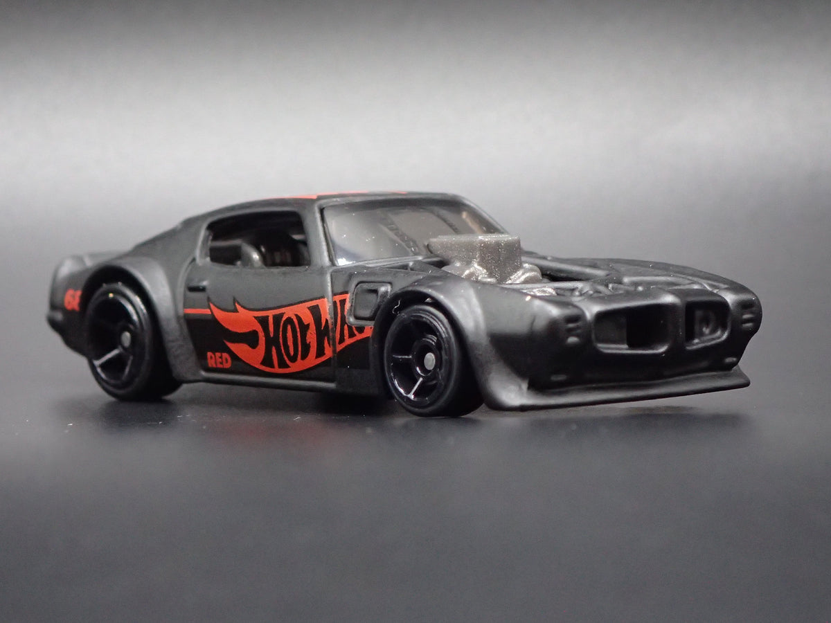 1970 70 PONTIAC FIREBIRD BLACK 1:64 SCALE DIORAMA DIECAST MODEL CAR