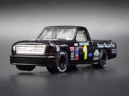 1995 95 FORD F150 PJ JONES TRADERS NASCAR TRUCK 1:64 SCALE DIORAMA DIECAST CAR
