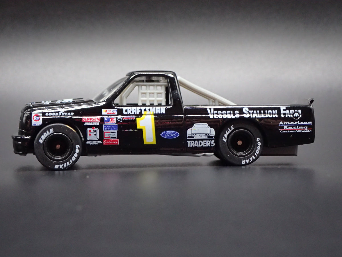 1995 95 FORD F150 PJ JONES TRADERS NASCAR TRUCK 1:64 SCALE DIORAMA DIECAST CAR