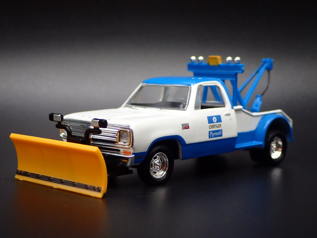 1972-1993 DODGE D300 TOW TRUCK PLOW 1/64 SCALE COLLECTIBLE DIECAST MODEL CAR
