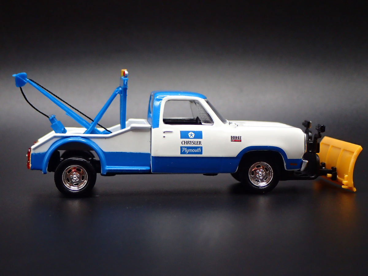 1972-1993 DODGE D300 TOW TRUCK PLOW 1/64 SCALE COLLECTIBLE DIECAST MODEL CAR