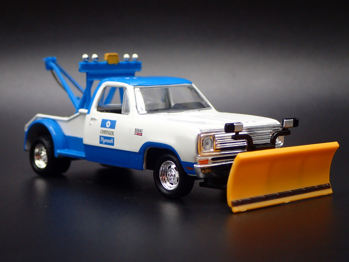 1972-1993 DODGE D300 TOW TRUCK PLOW 1/64 SCALE COLLECTIBLE DIECAST MODEL CAR