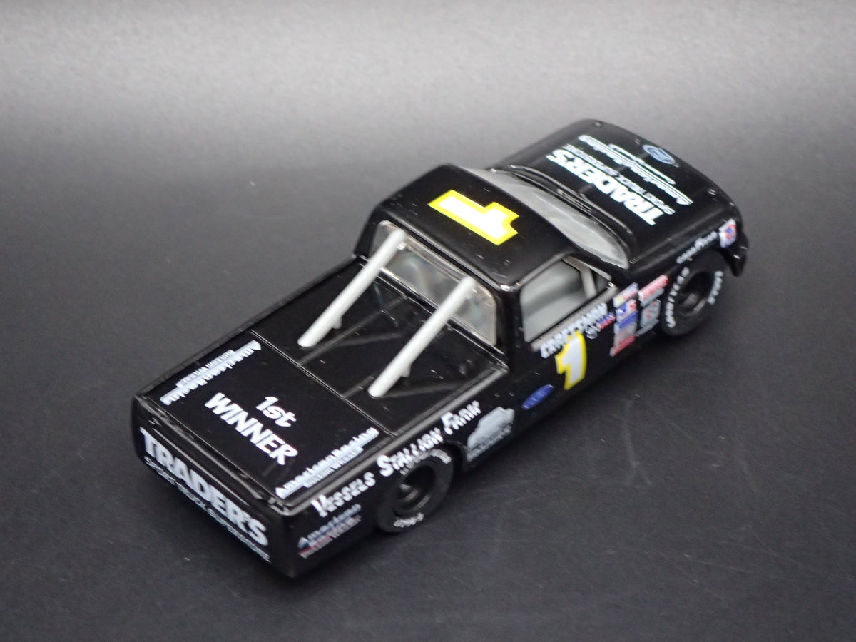 1995 95 FORD F150 PJ JONES TRADERS NASCAR TRUCK 1:64 SCALE DIORAMA DIECAST CAR