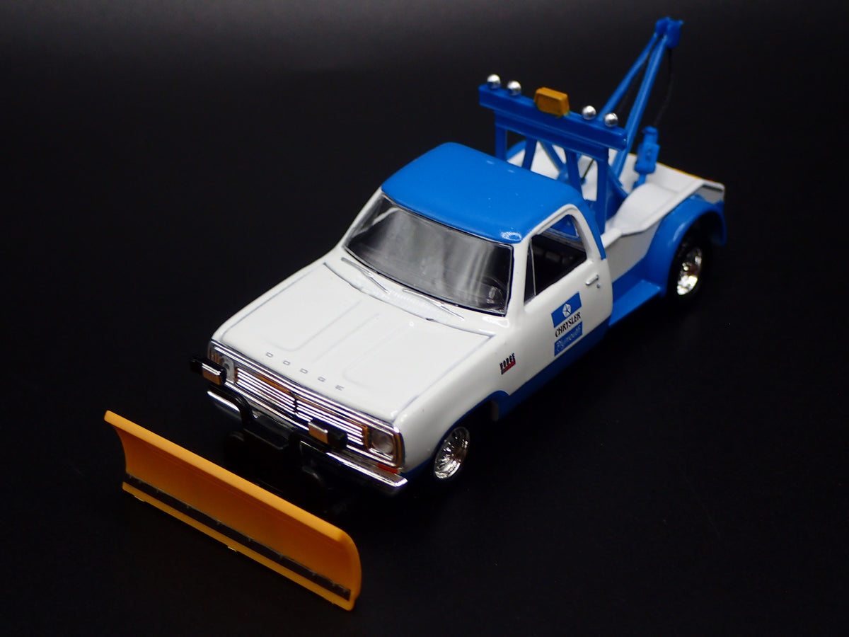 1972-1993 DODGE D300 TOW TRUCK PLOW 1/64 SCALE COLLECTIBLE DIECAST MODEL CAR