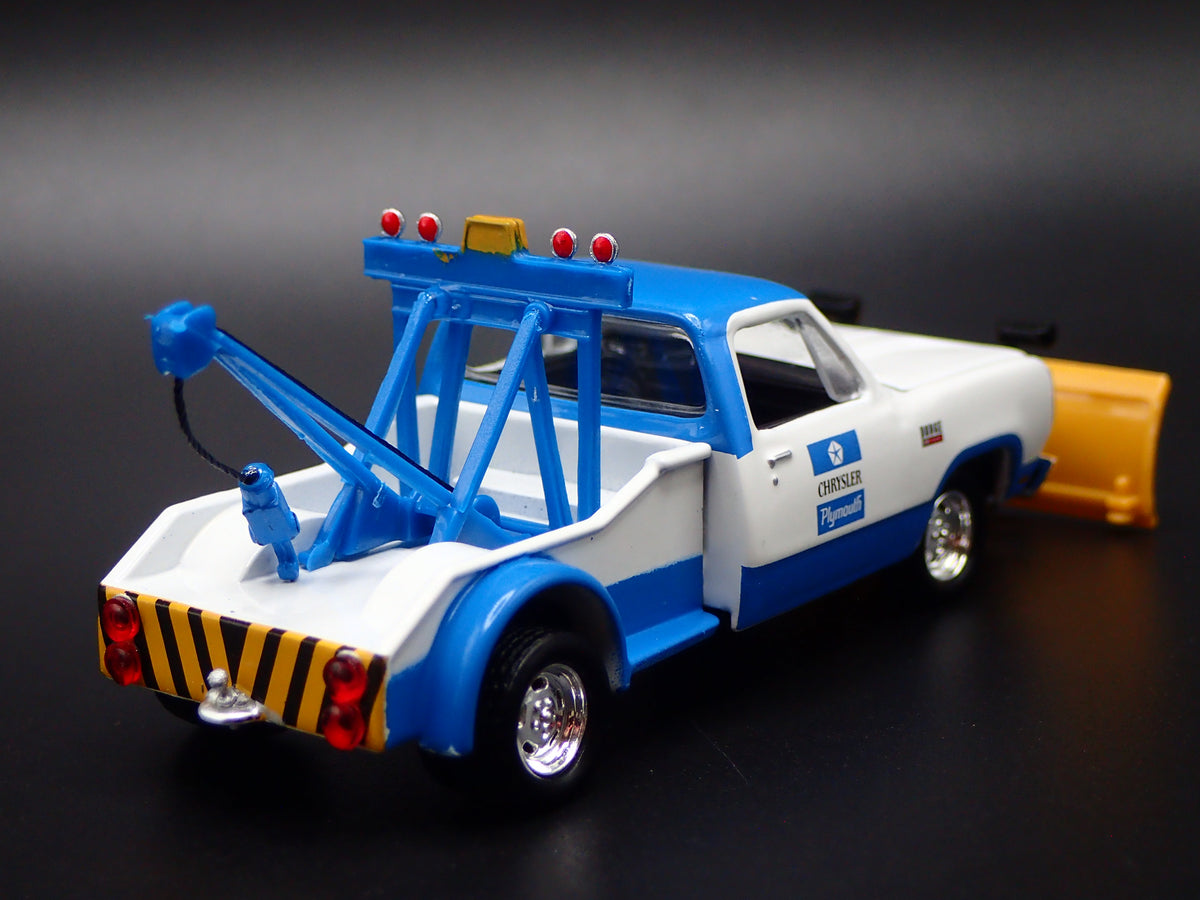 1972-1993 DODGE D300 TOW TRUCK PLOW 1/64 SCALE COLLECTIBLE DIECAST MODEL CAR