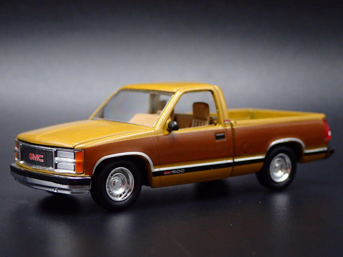 1997 97 GMC SIERRA 1500 PICKUP TRUCK 1/64 SCALE COLLECTIBLE DIECAST MODEL CAR