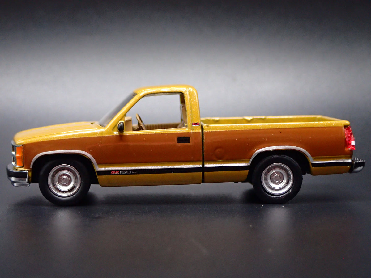 1997 97 GMC SIERRA 1500 PICKUP TRUCK 1/64 SCALE COLLECTIBLE DIECAST MODEL CAR