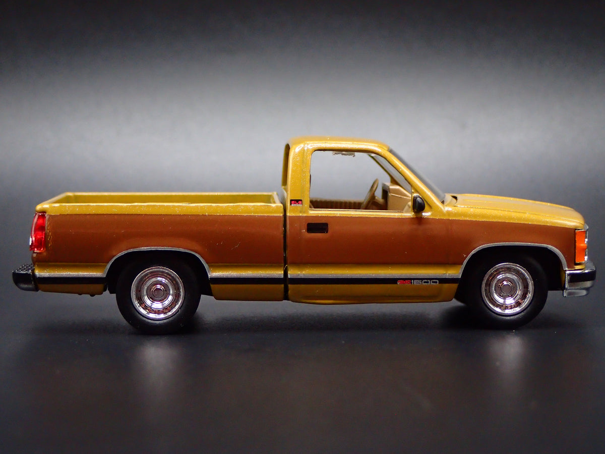 1997 97 GMC SIERRA 1500 PICKUP TRUCK 1/64 SCALE COLLECTIBLE DIECAST MODEL CAR