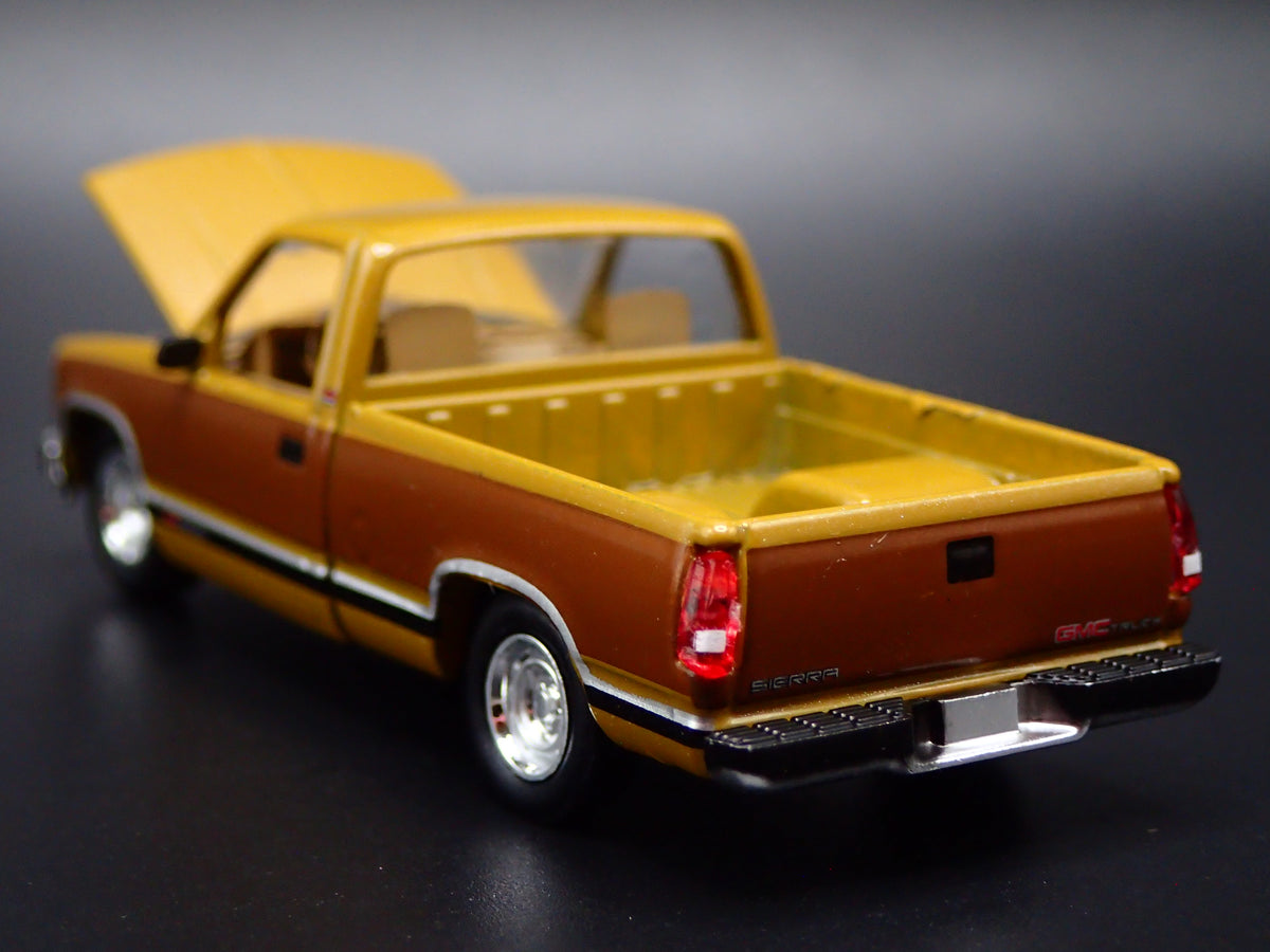 1997 97 GMC SIERRA 1500 PICKUP TRUCK 1/64 SCALE COLLECTIBLE DIECAST MODEL CAR