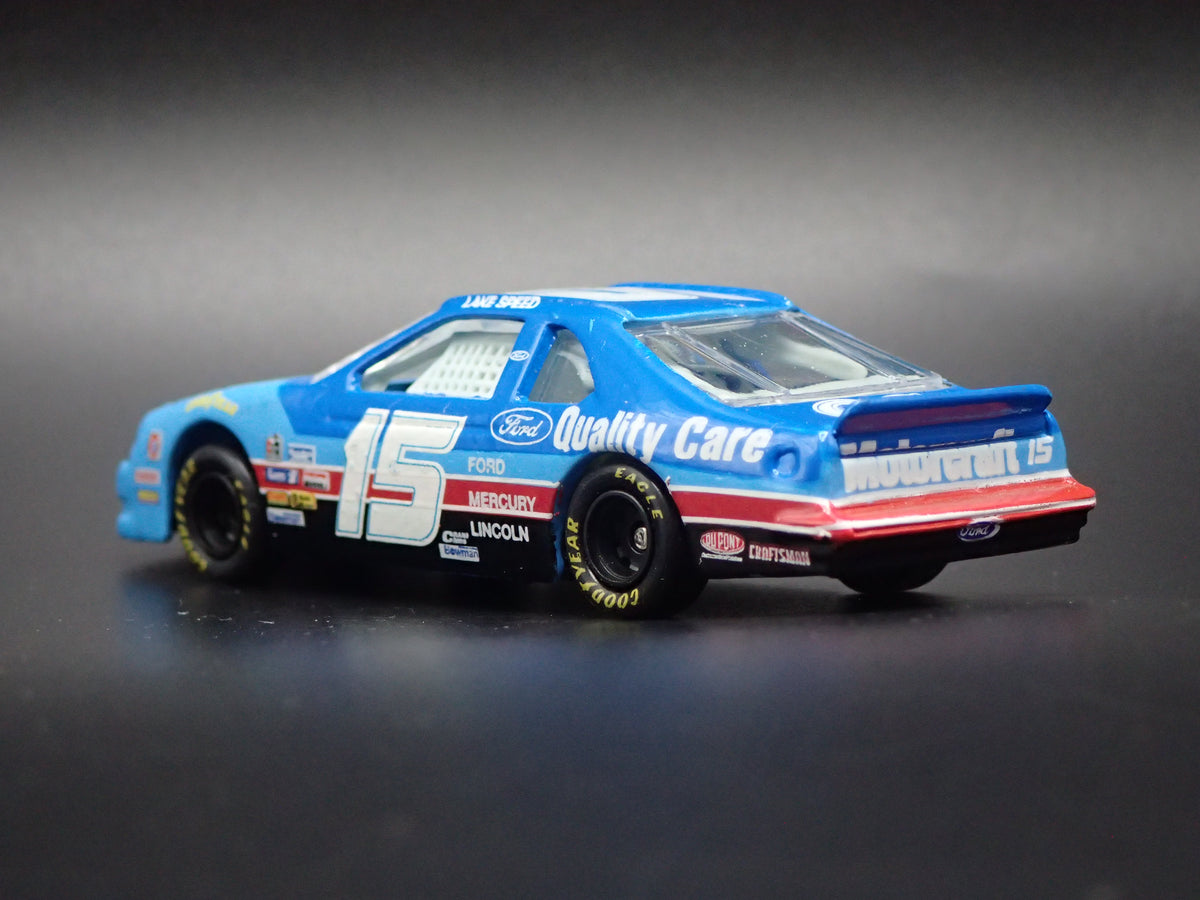 1994 94 FORD THUNDERBIRD 15 LAKE SPEED QC NASCAR 1:64 SCALE DIECAST MODEL CAR