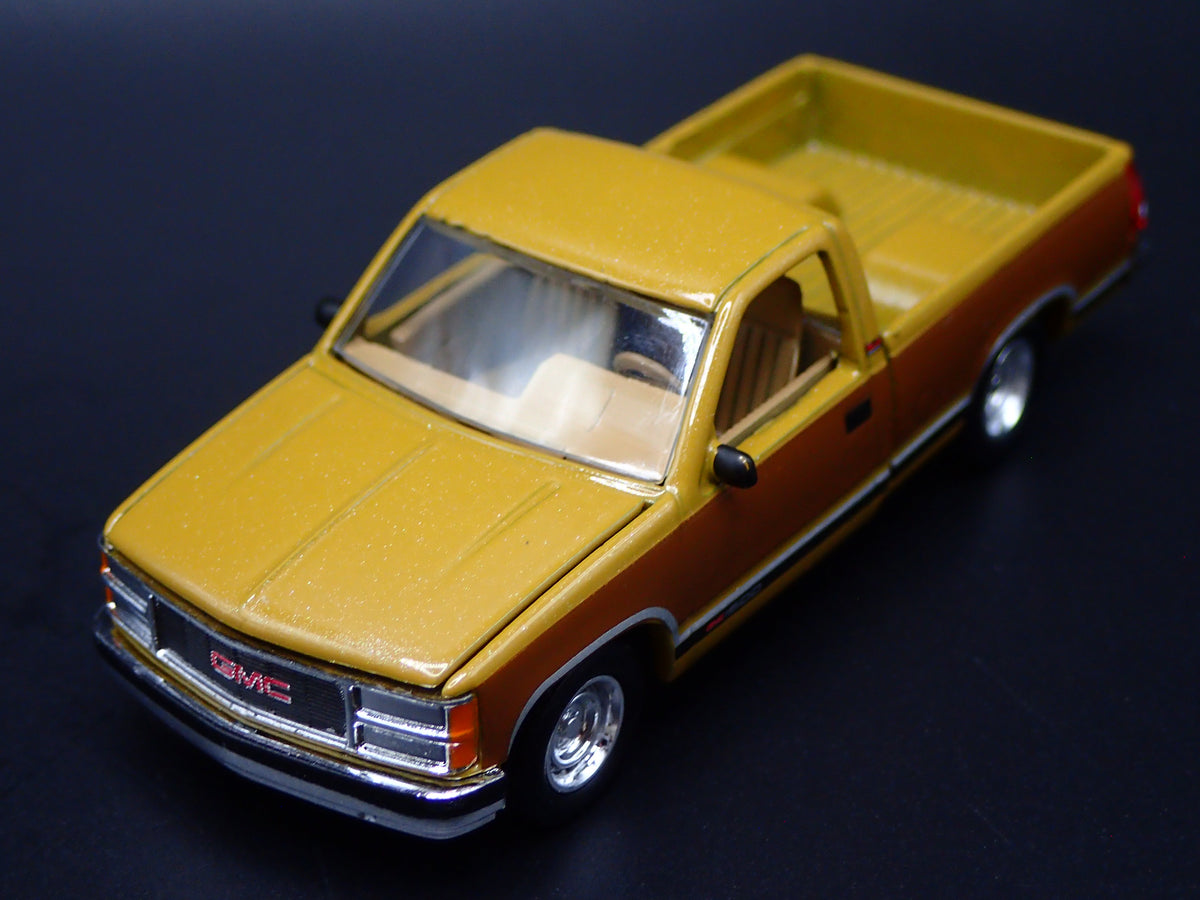 1997 97 GMC SIERRA 1500 PICKUP TRUCK 1/64 SCALE COLLECTIBLE DIECAST MODEL CAR
