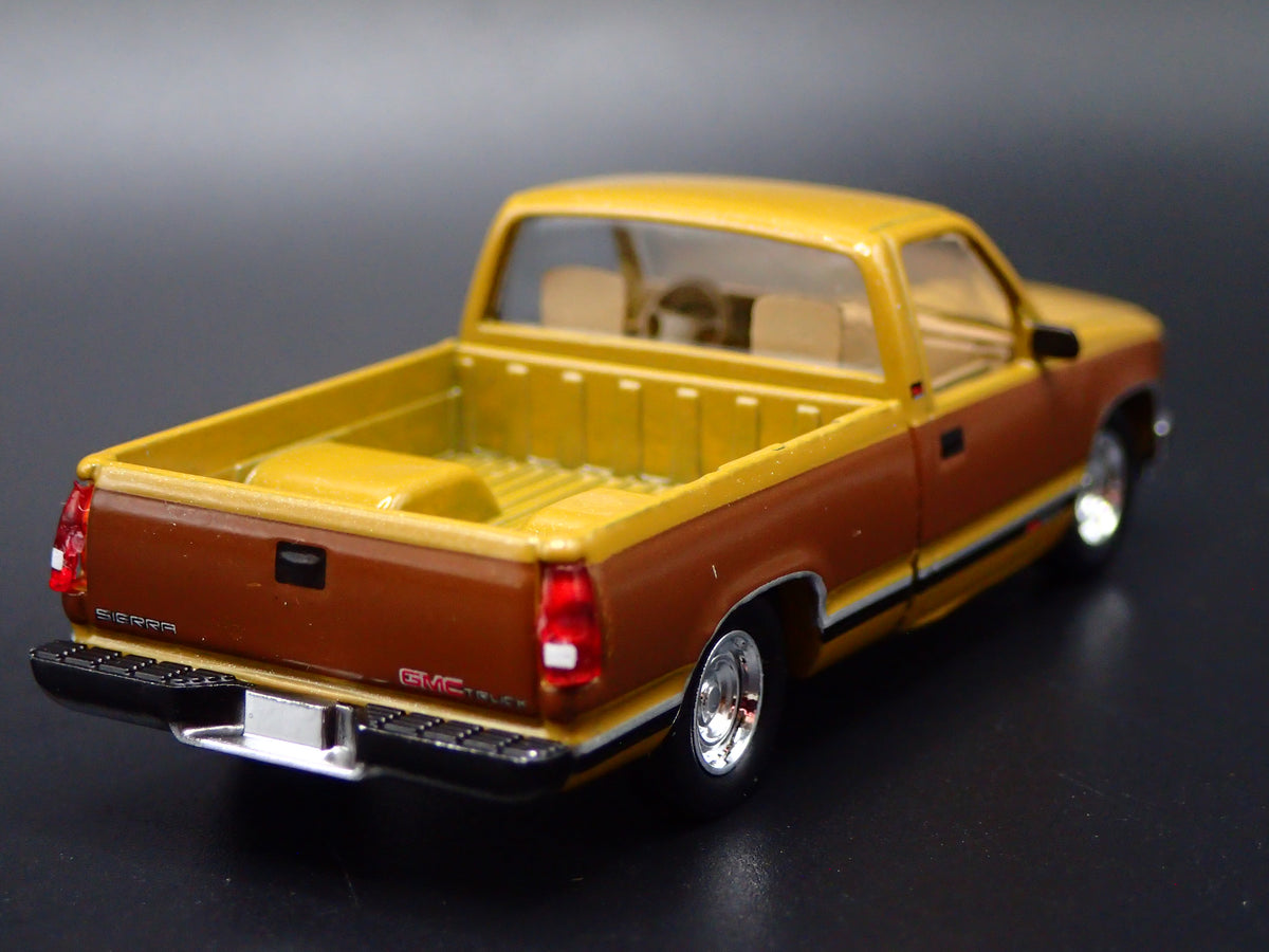 1997 97 GMC SIERRA 1500 PICKUP TRUCK 1/64 SCALE COLLECTIBLE DIECAST MODEL CAR