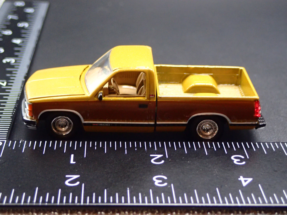 1997 97 GMC SIERRA 1500 PICKUP TRUCK 1/64 SCALE COLLECTIBLE DIECAST MODEL CAR