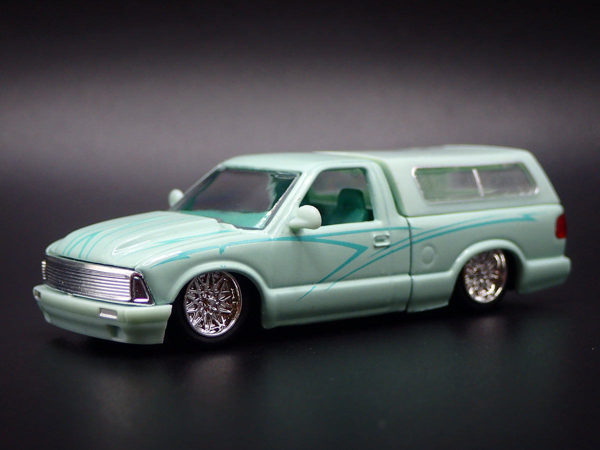 1995 95 CHEVY CHEVROLET S10 PICKUP TRUCK SINGLE CAB 1:64 SCALE DIECAST MODEL CAR