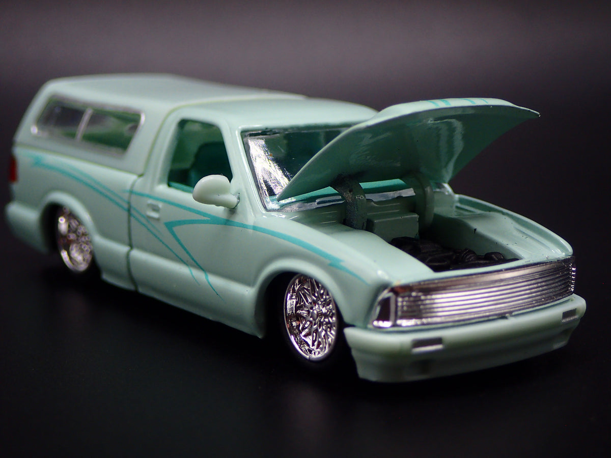1995 95 CHEVY CHEVROLET S10 PICKUP TRUCK SINGLE CAB 1:64 SCALE DIECAST MODEL CAR