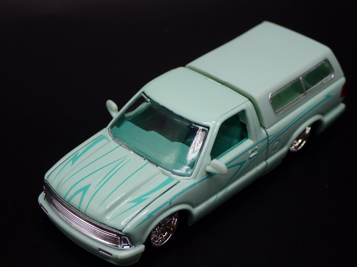 1995 95 CHEVY CHEVROLET S10 PICKUP TRUCK SINGLE CAB 1:64 SCALE DIECAST MODEL CAR