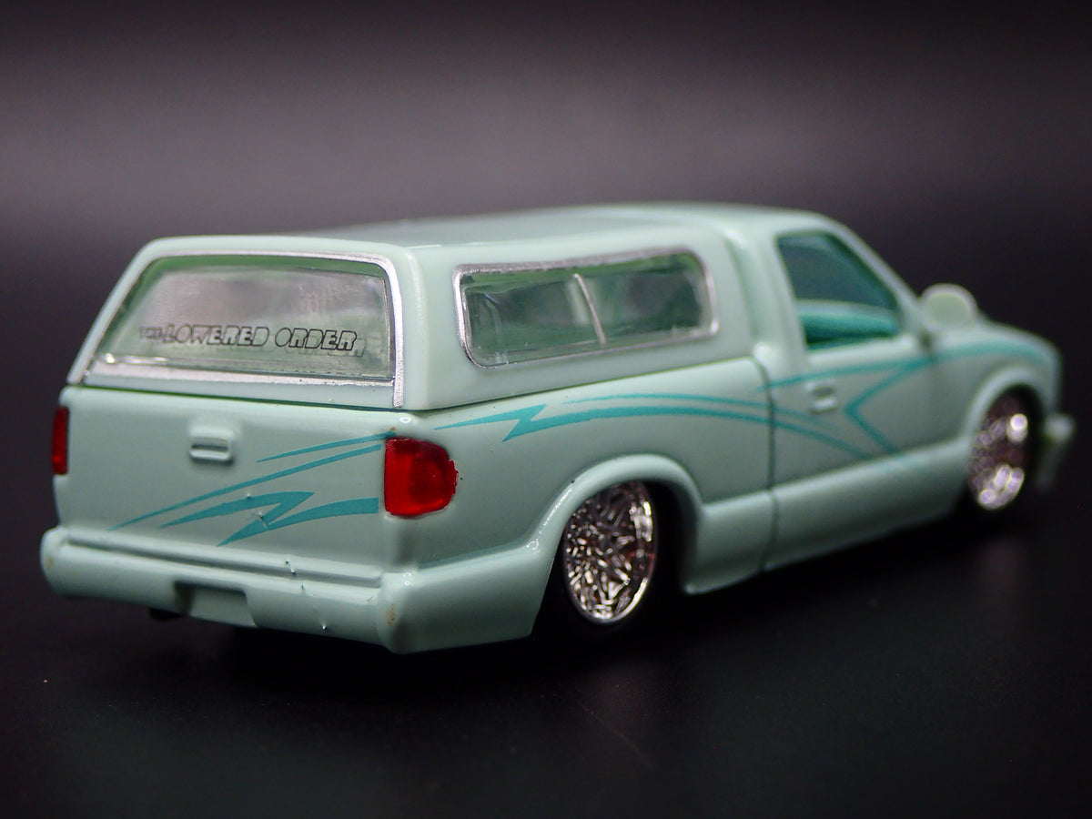 1995 95 CHEVY CHEVROLET S10 PICKUP TRUCK SINGLE CAB 1:64 SCALE DIECAST MODEL CAR